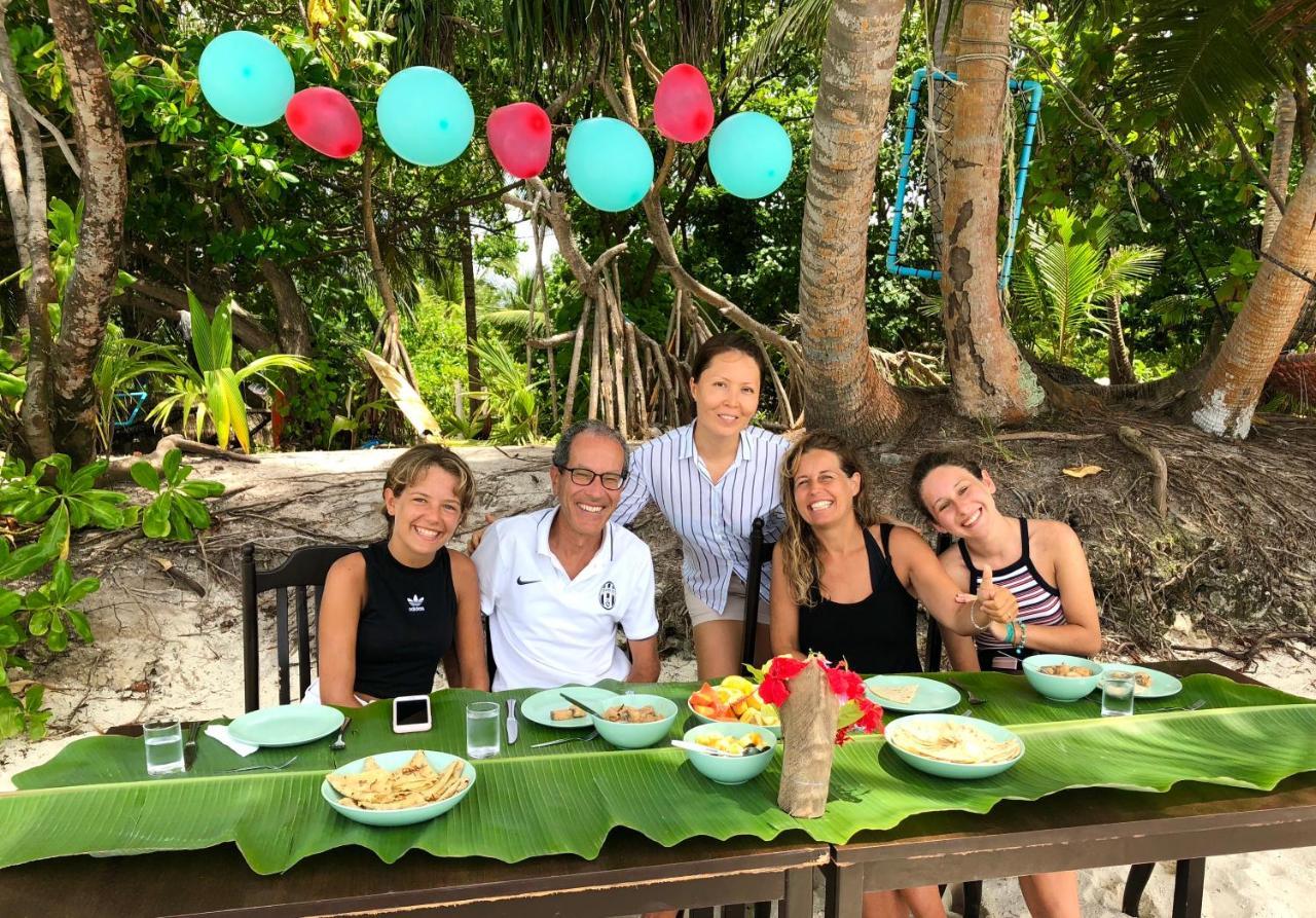 Three Hearts Guesthouse And Villas Fulhadhoo Exteriör bild