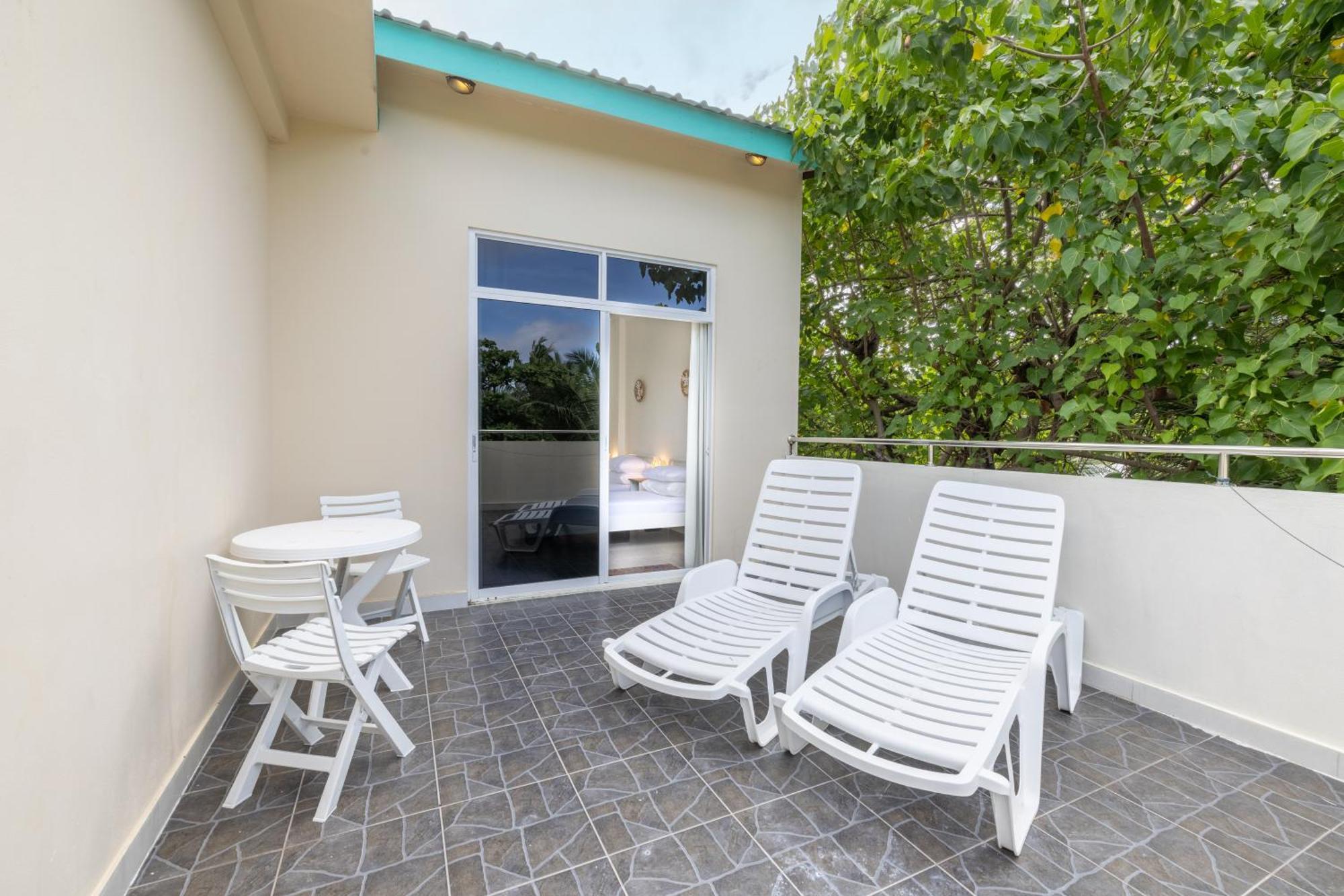 Three Hearts Guesthouse And Villas Fulhadhoo Exteriör bild