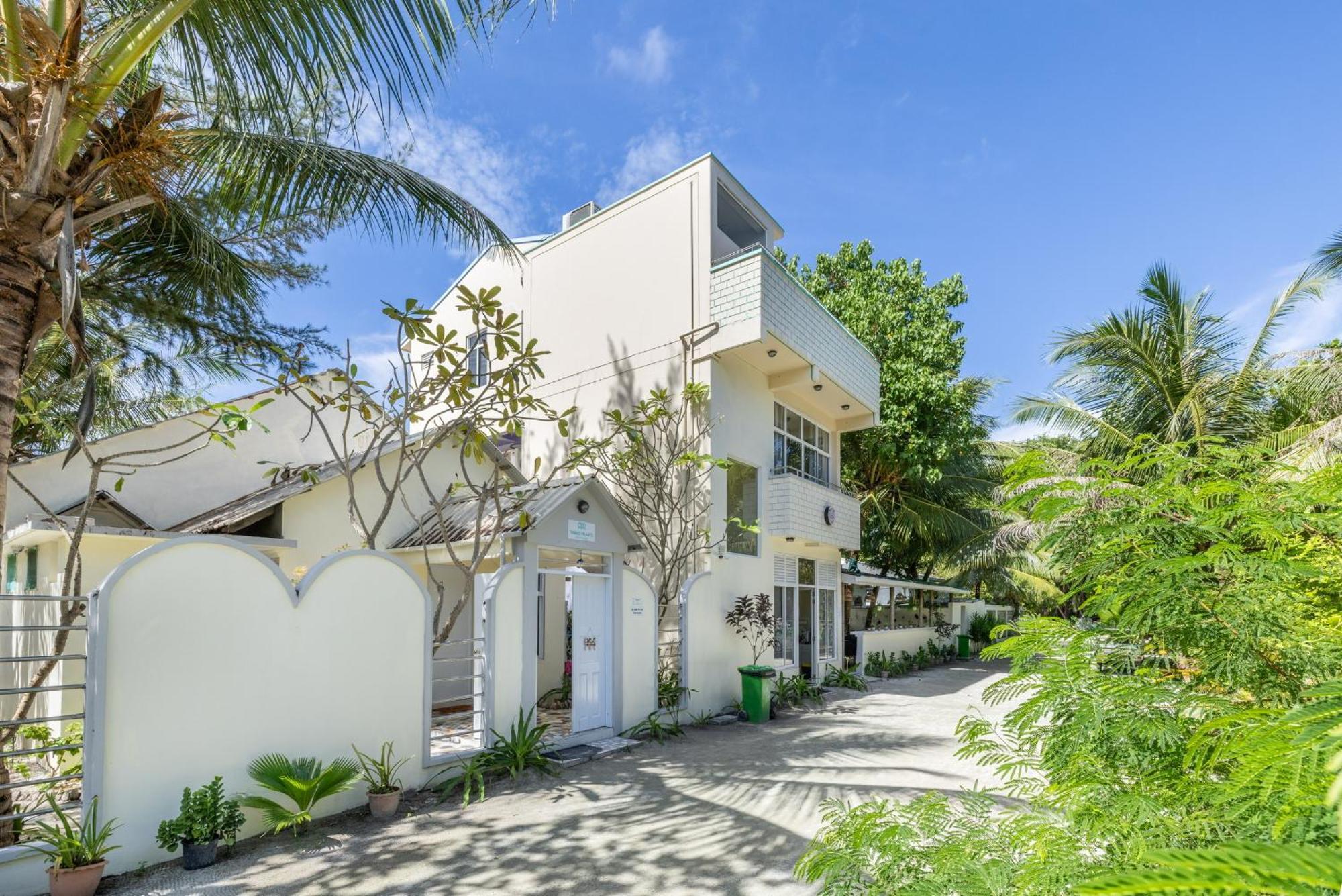 Three Hearts Guesthouse And Villas Fulhadhoo Exteriör bild