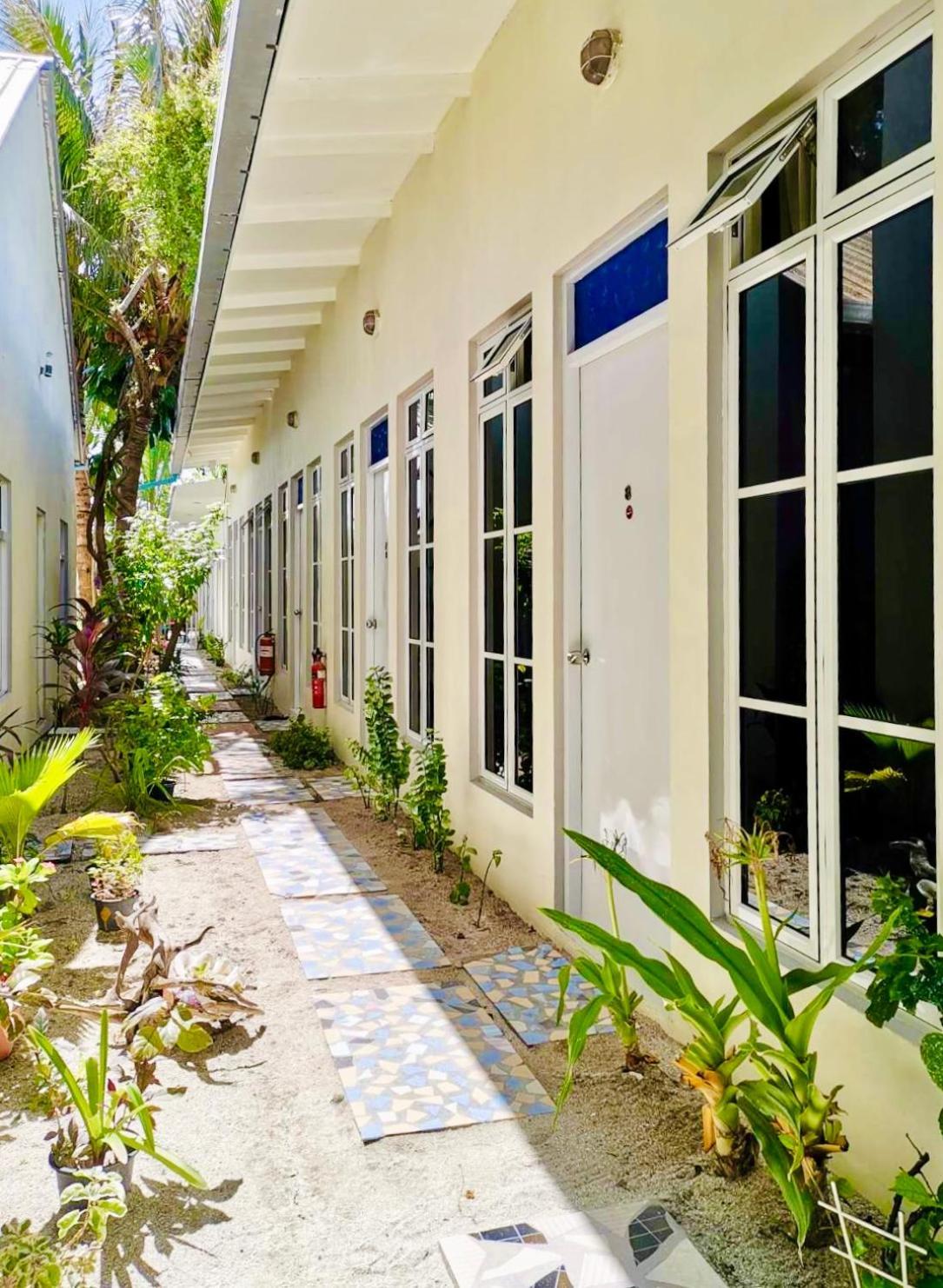 Three Hearts Guesthouse And Villas Fulhadhoo Exteriör bild
