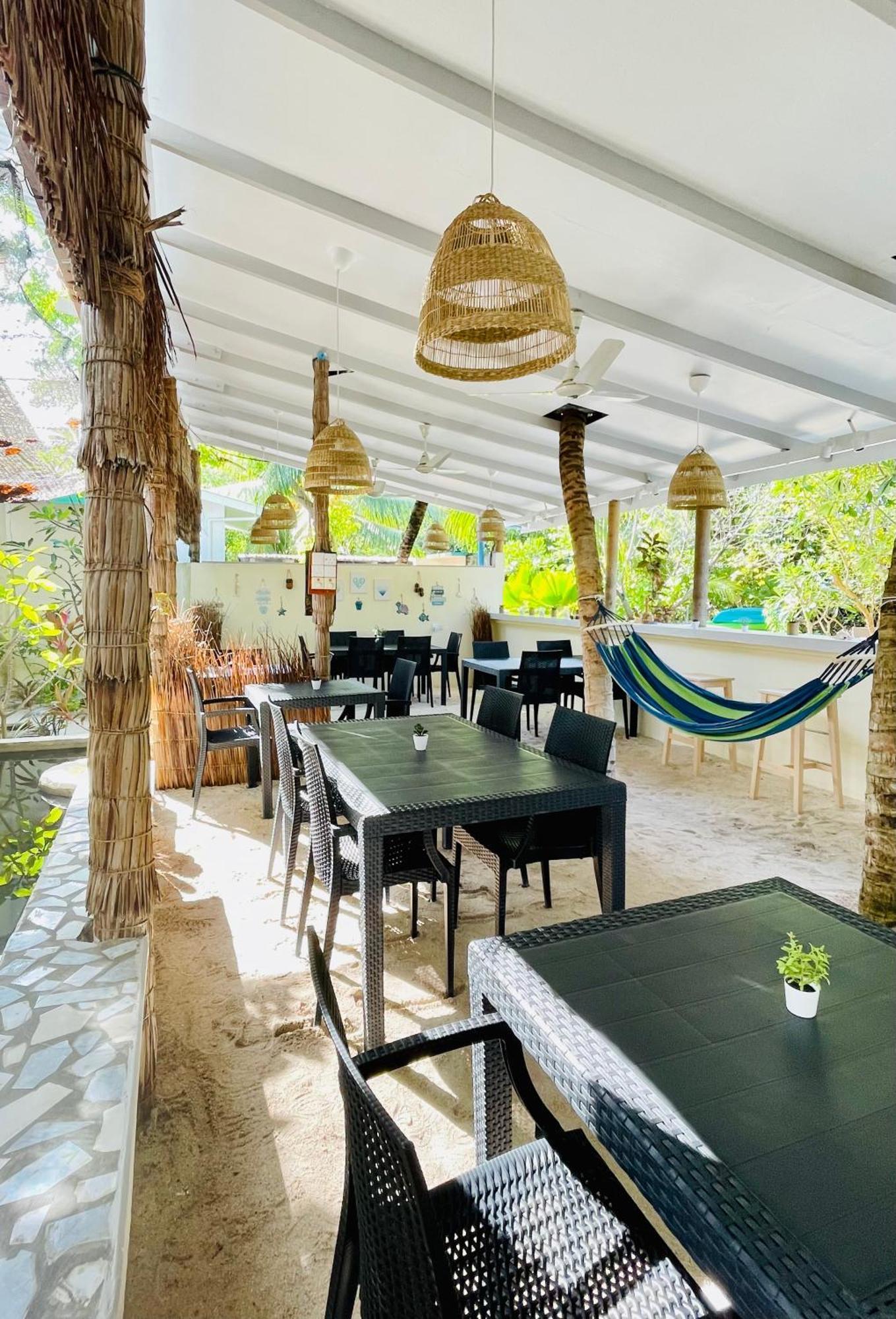 Three Hearts Guesthouse And Villas Fulhadhoo Exteriör bild