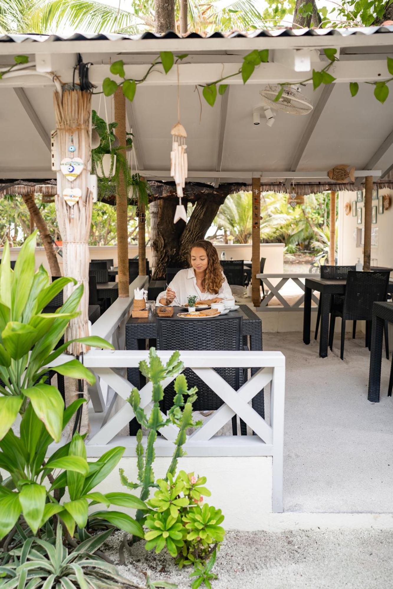 Three Hearts Guesthouse And Villas Fulhadhoo Exteriör bild